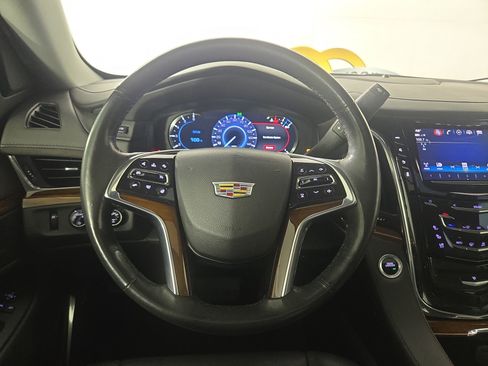 Used 2017 Cadillac Escalade ESV Luxury image 15