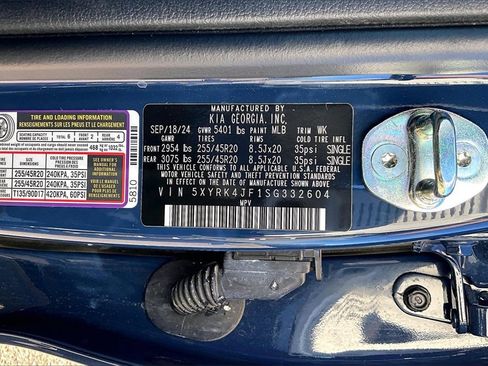 Used 2025 Kia Sorento SX image 36