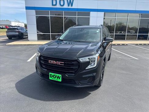 Used 2022 GMC Terrain SLE w/ Elevation Edition image 2