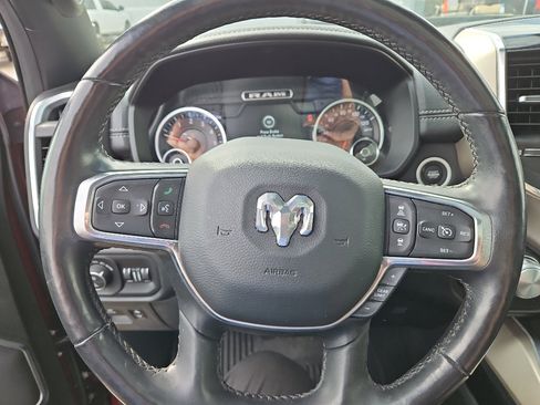 Used 2019 RAM 1500 Laramie AWD/4WD image 10