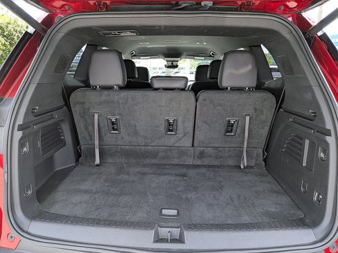 Certified 2026 GMC Acadia Elevation w/ Elevation Premium Package FWD image 12