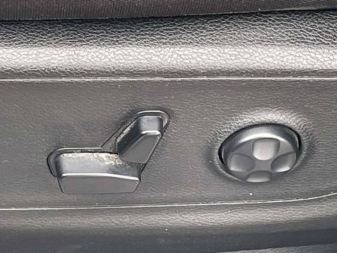 Used 2019 RAM 1500 Big Horn RWD image 14