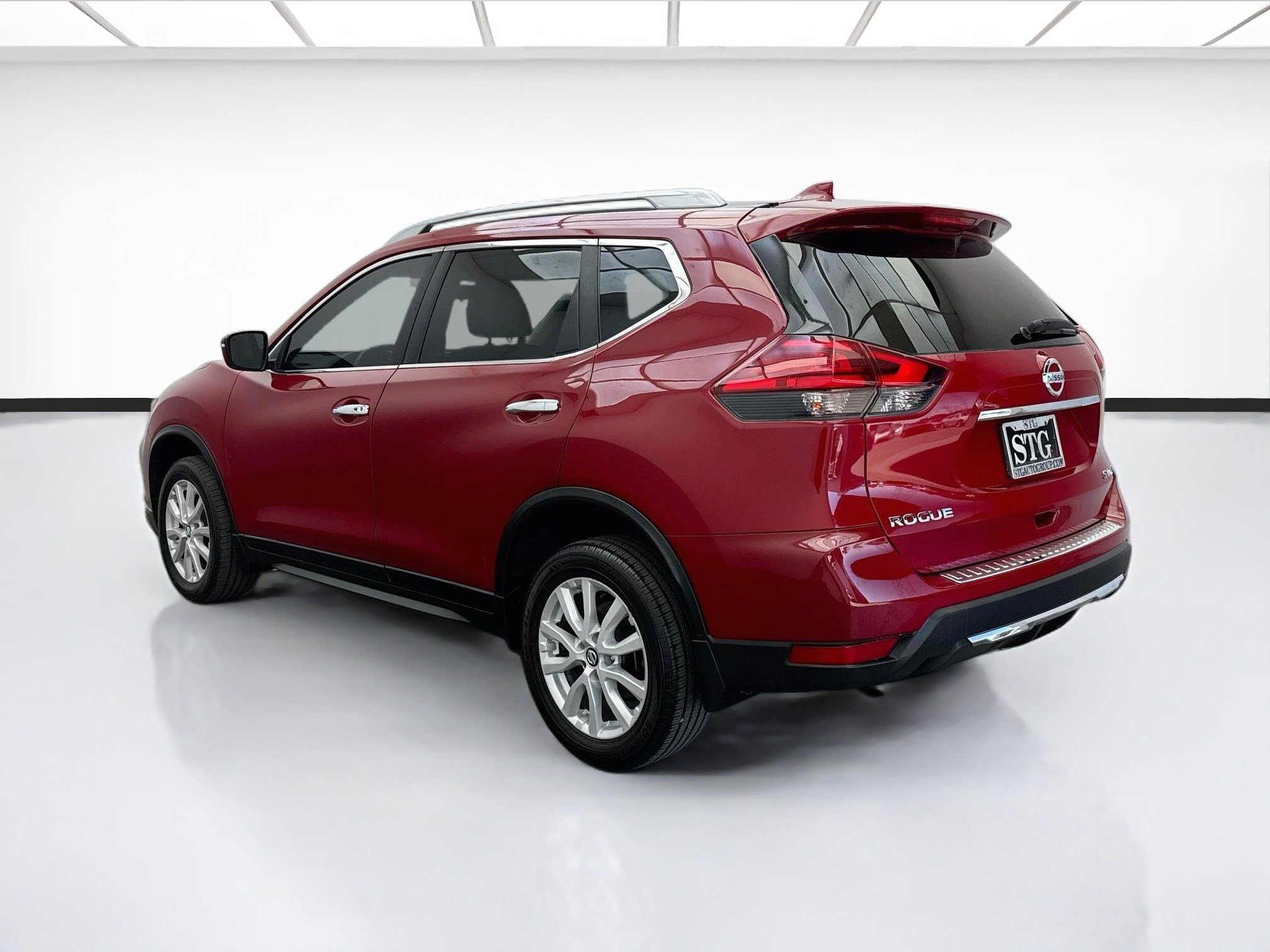 Used 2017 Nissan Rogue SV w/ SV Family Package AWD/4WD image 6
