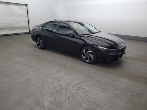 Used 2024 Hyundai Elantra SEL w/ Convenience Package FWD image 11