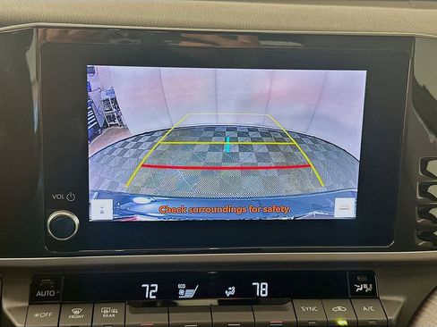 Used 2025 Toyota Camry SE image 14