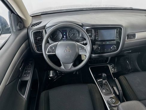 Used 2018 Mitsubishi Outlander ES image 26