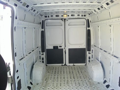 Used 2022 RAM ProMaster 2500 image 21