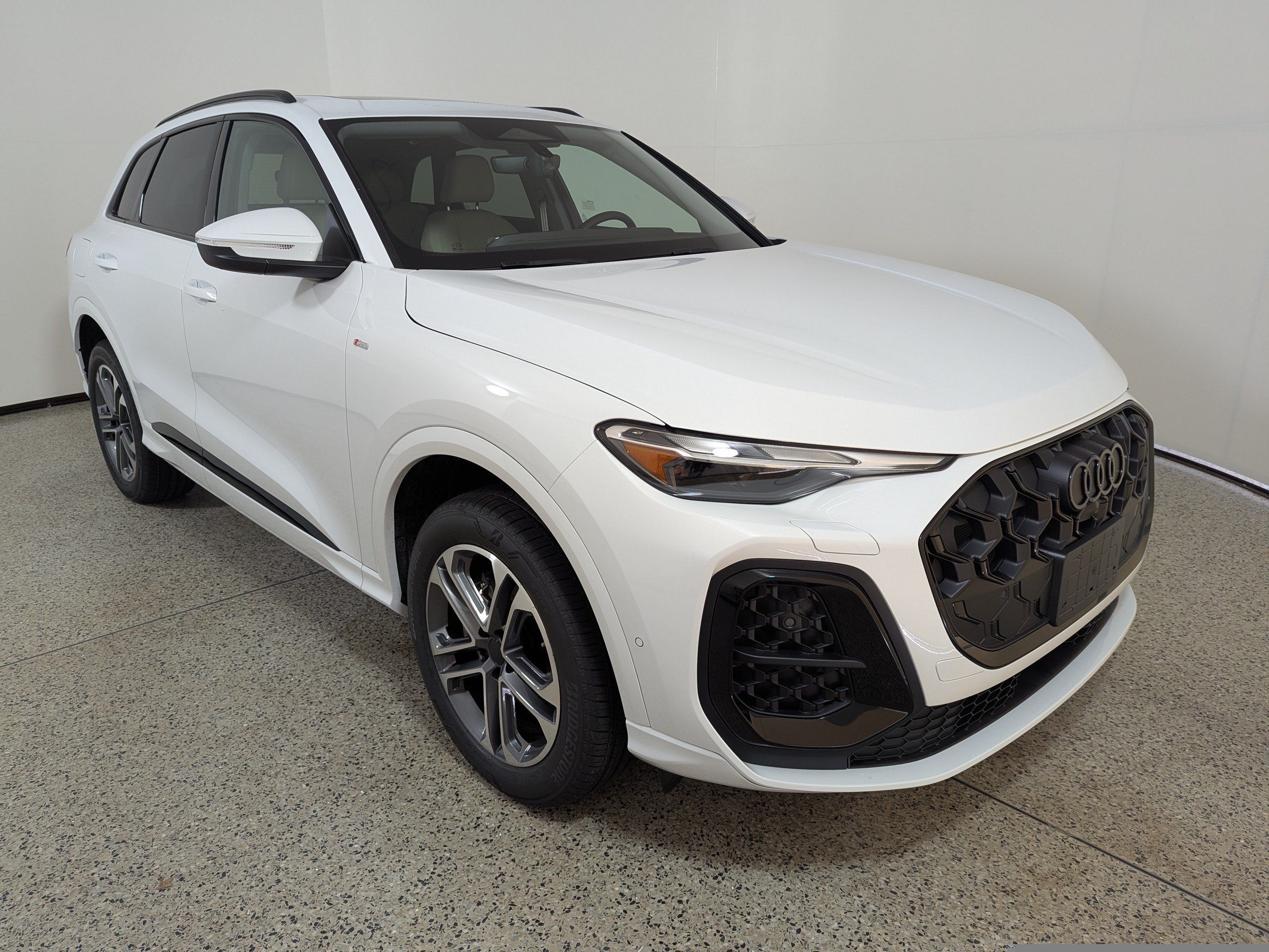 New 2026 Audi Q5 2.0T AWD/4WD image 1