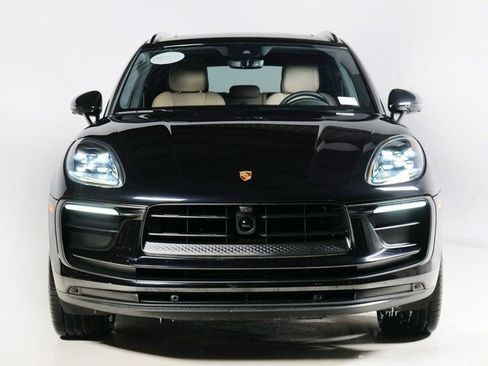 Certified 2025 Porsche Macan image 6