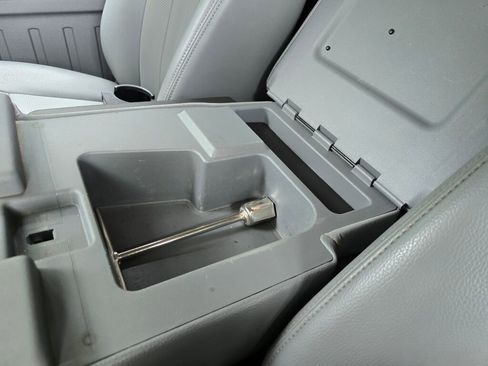 Used 2012 Ford F350 XL w/ Trailer Tow Pkg image 29