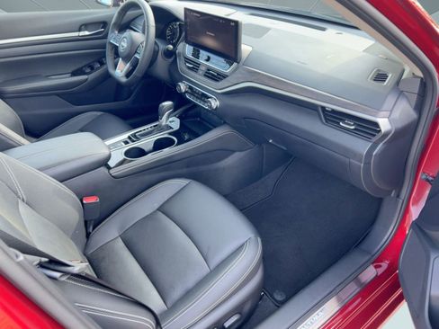 Used 2025 Nissan Altima 2.5 SL image 31