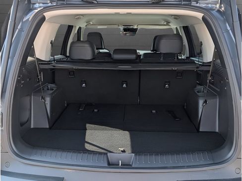 Used 2025 Hyundai Santa Fe SEL FWD image 7