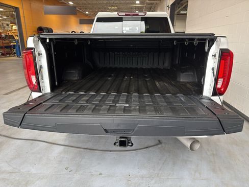 Used 2022 GMC Sierra 3500 Denali AWD/4WD image 23