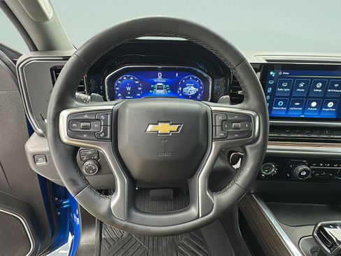 Used 2023 Chevrolet Silverado 1500 LT AWD/4WD image 17
