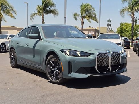 New 2026 BMW i4 eDrive40 w/ Parking Assistance Package RWD image 2