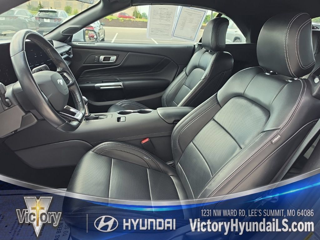 Used 2025 Ford Mustang Premium RWD image 10
