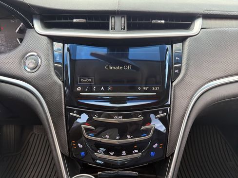 Used 2018 Cadillac XTS Luxury FWD image 19