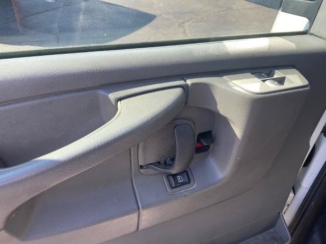 Used 2014 Chevrolet Express 2500 RWD image 19