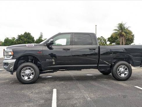 Used 2022 RAM 2500 Big Horn w/ Night Edition AWD/4WD image 3