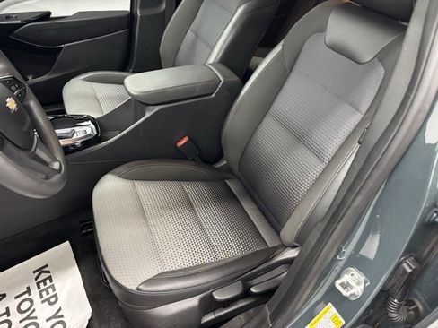 Used 2025 Chevrolet Trax LT image 12