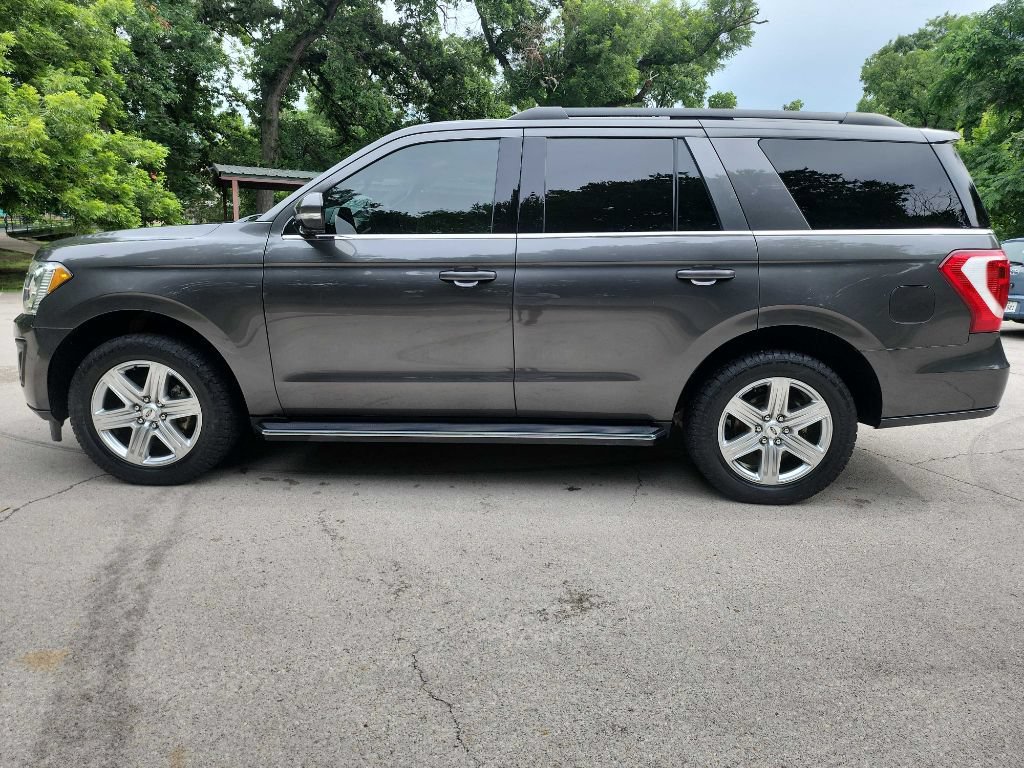 Used 2019 Ford Expedition XLT w/ Equipment Group 202A RWD image 4