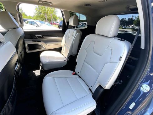 Used 2024 Kia Telluride S w/ S Sunroof Package FWD image 19
