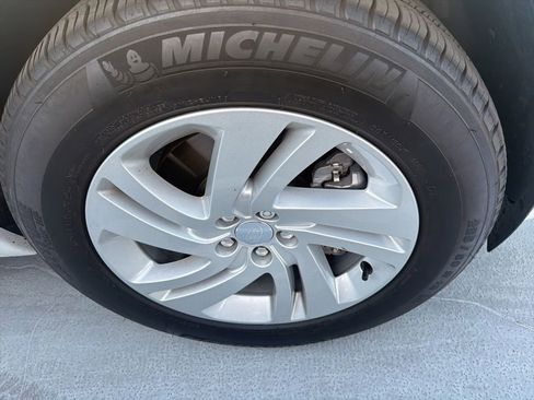 Used 2025 Land Rover Discovery Sport S AWD/4WD image 3