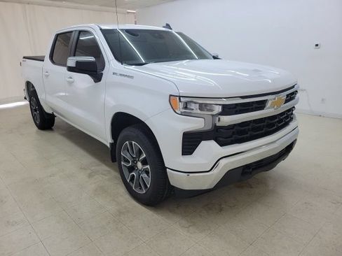 Used 2023 Chevrolet Silverado 1500 LT AWD/4WD image 3