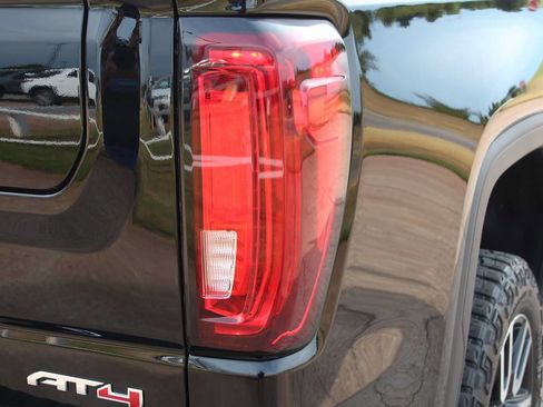 Used 2024 GMC Sierra 1500 AT4 w/ AT4 Premium Package AWD/4WD image 15