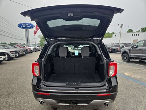 Used 2023 Ford Explorer Limited w/ Limited Technology Package AWD/4WD image 3