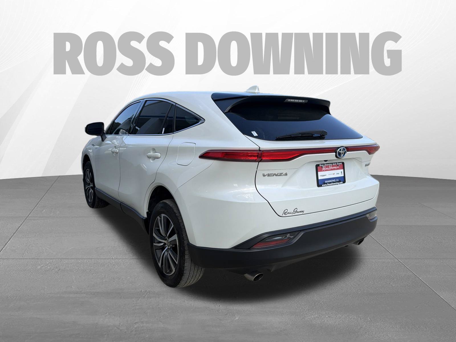 Used 2021 Toyota Venza LE AWD/4WD image 6