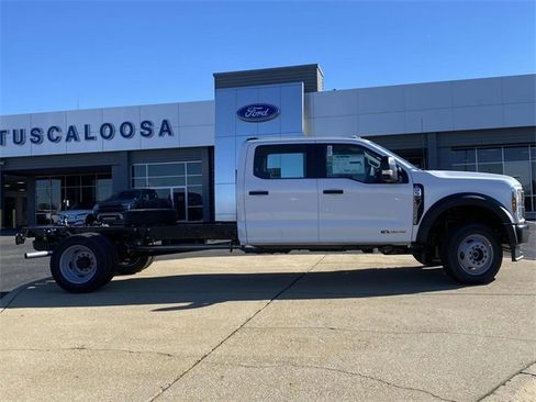 New 2025 Ford F550 4x4 Crew Cab Super Duty image 2