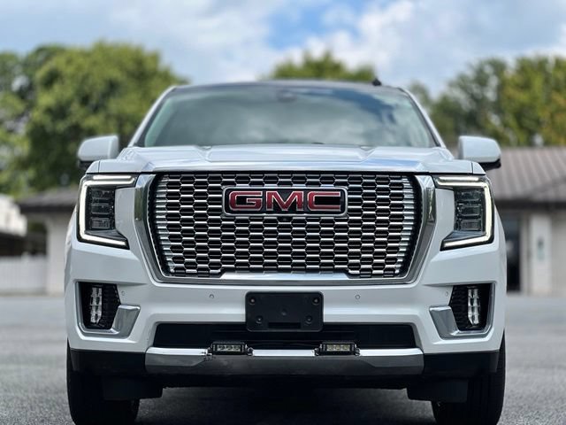 Used 2021 GMC Yukon Denali w/ Denali Premium Package AWD/4WD image 2