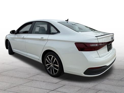 Used 2025 Volkswagen Jetta SE w/ Sunroof Package image 3