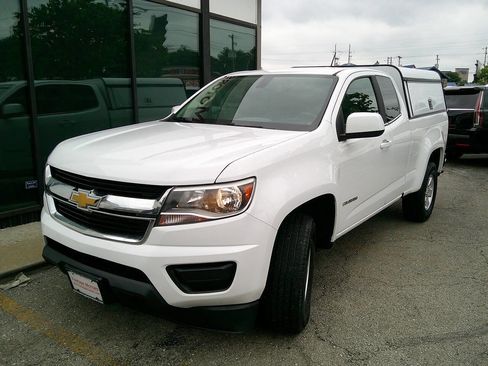 Used 2017 Chevrolet Colorado W/T w/ WT Convenience Package AWD/4WD image 2