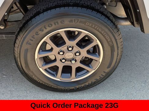 Used 2022 Jeep Gladiator Overland AWD/4WD image 12
