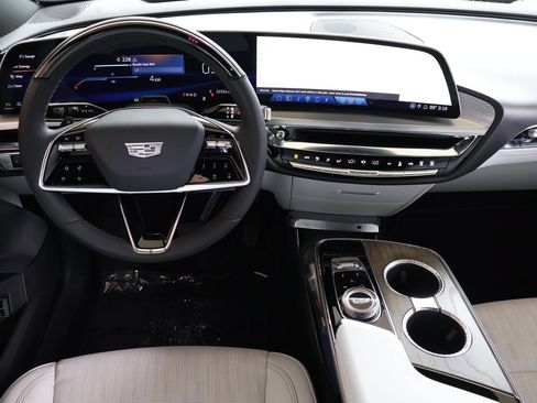 Certified 2023 Cadillac Lyriq 2WD image 15