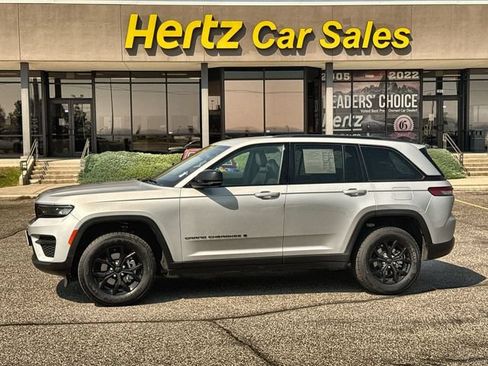 Used 2024 Jeep Grand Cherokee Altitude AWD/4WD image 1