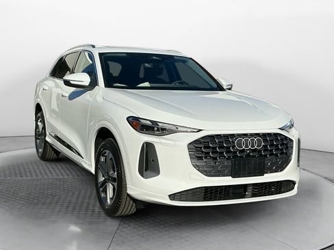 New 2025 Audi Q5 Premium image 1