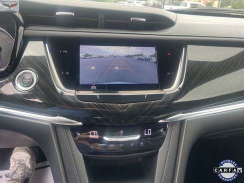 Used 2022 Cadillac XT6 Premium Luxury image 14