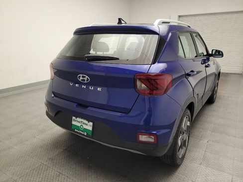 Used 2021 Hyundai Venue SEL w/ Premium Package FWD image 7