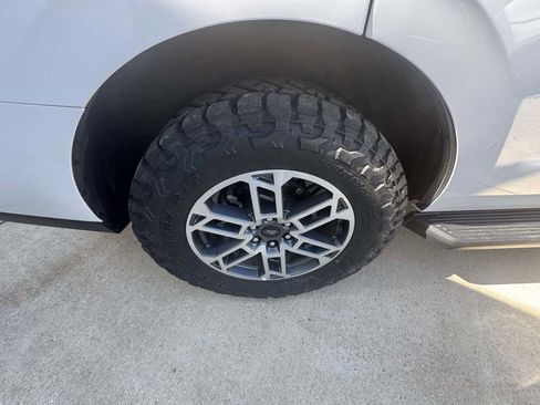 Used 2025 Ford Expedition Active image 41