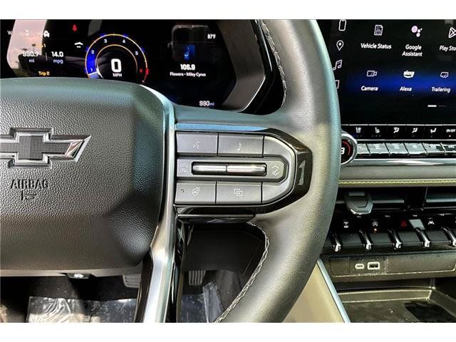 Used 2025 Chevrolet Colorado ZR2 w/ Technology Package AWD/4WD image 15
