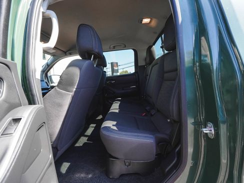 Used 2023 Nissan Frontier SV w/ SV Convenience Package AWD/4WD image 30
