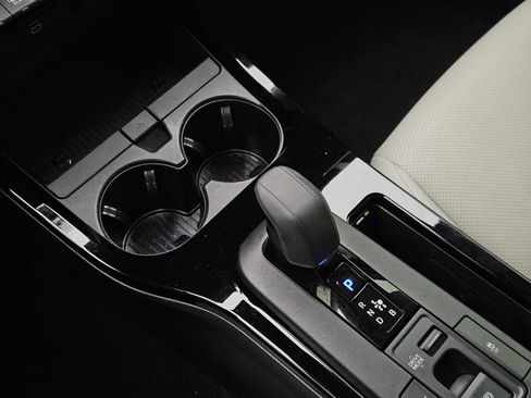 Used 2024 Toyota Prius XLE image 20