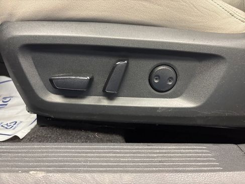 Used 2025 Nissan Rogue SV image 26