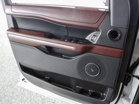 Used 2023 Ford Expedition Max Limited image 25