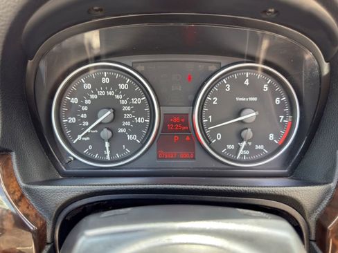 Used 2011 BMW 335i Convertible w/ Premium Pkg RWD image 19