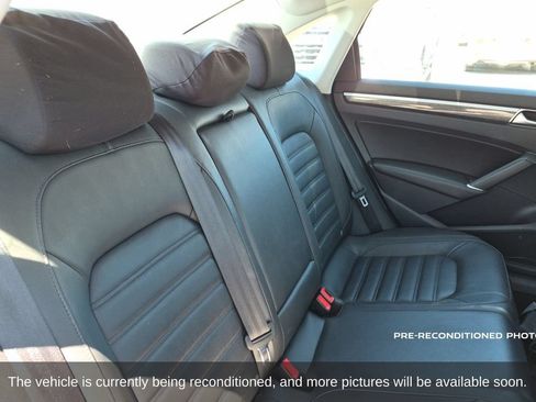 Used 2017 Volkswagen Passat 1.8T SEL Premium FWD image 13