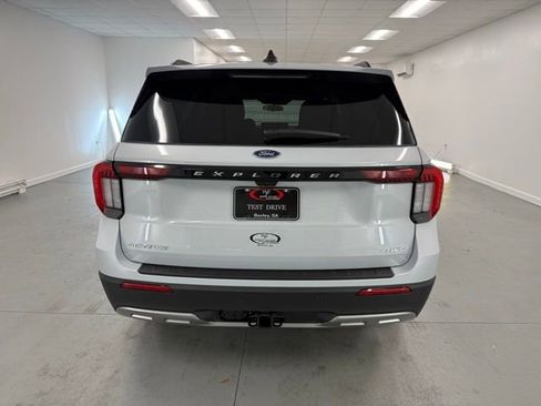 New 2026 Ford Explorer Active w/ Active Comfort Package image 7